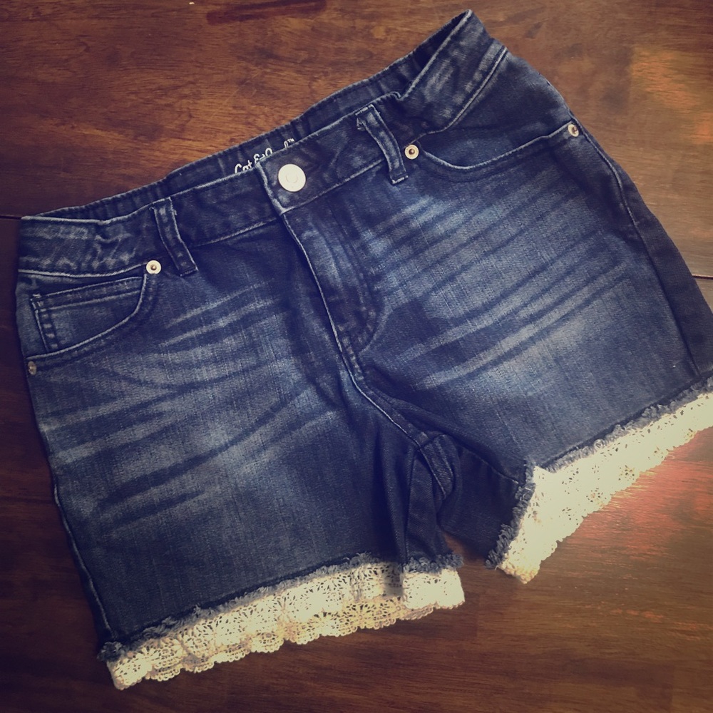 Girls cat & jack denim shorts with lace trim